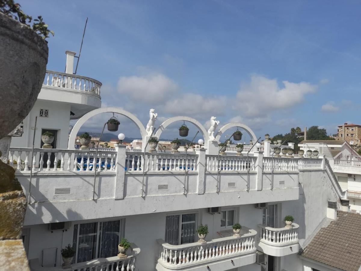 Apartamentos Las Americas - Blanes Beach Exterior photo